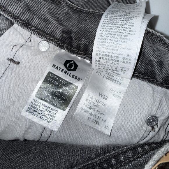 Levi’s Women’s 501 High Rise Denim Shorts Button Fly Size 28 - Picture 5 of 6